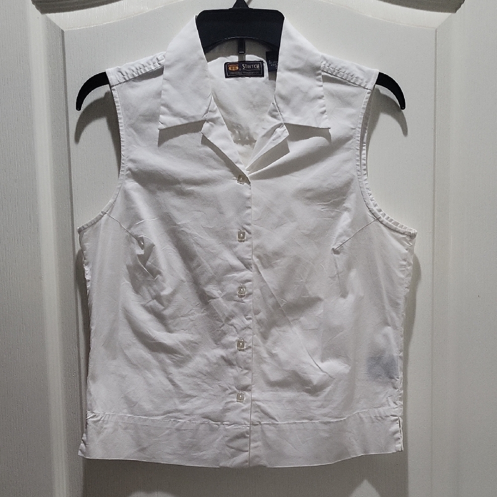 Buttom up sleeveless summer top
